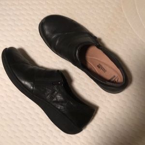 Women’s black shoes